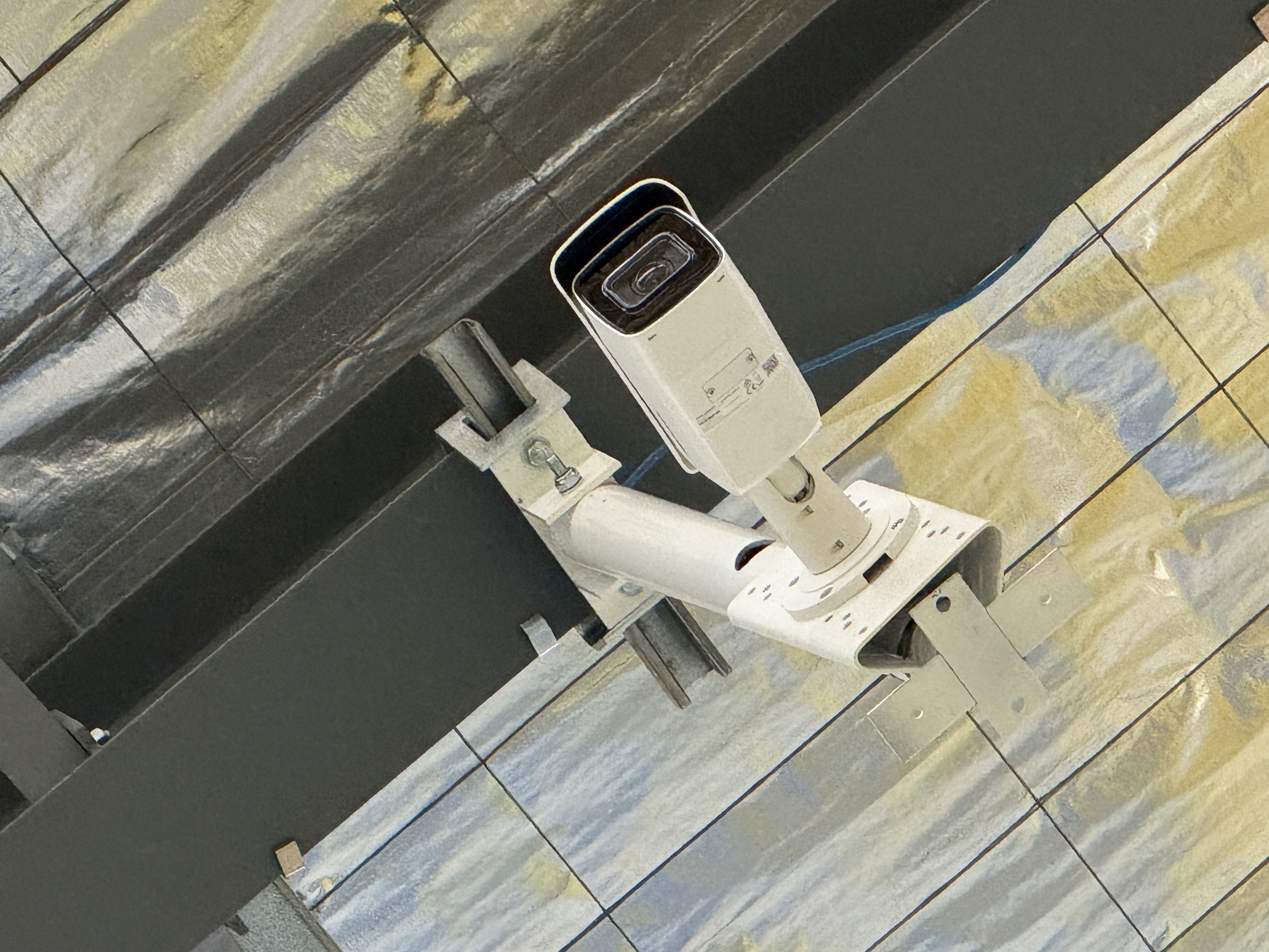 Commercial electrical installation and maintenance